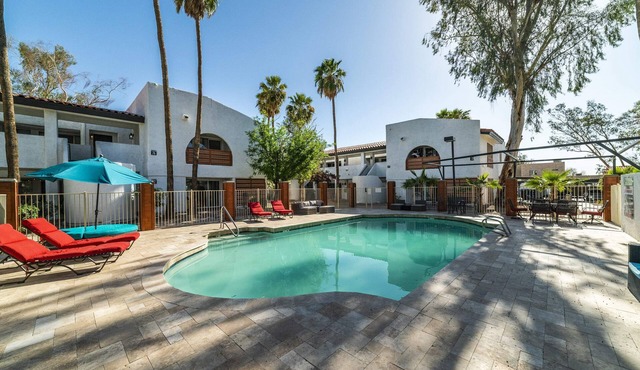 Upgraded 2bd Modern Casa Grande apartment