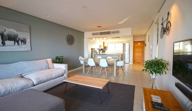 Upmarket 2Bed City Retreat|Close to V&A Waterfront