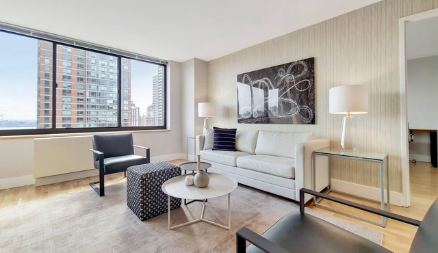 Upper East Side Two-Bedroom with Luxury Amenities