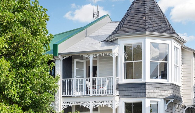 Upper level apartment renovated to a high standard