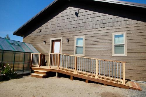 Upper Ranch - 100 Acre Mountain Views