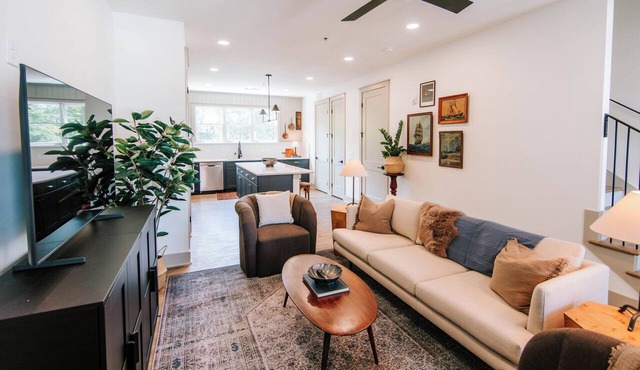 Upscale 2BR Apartment by MHM Luxury Properties