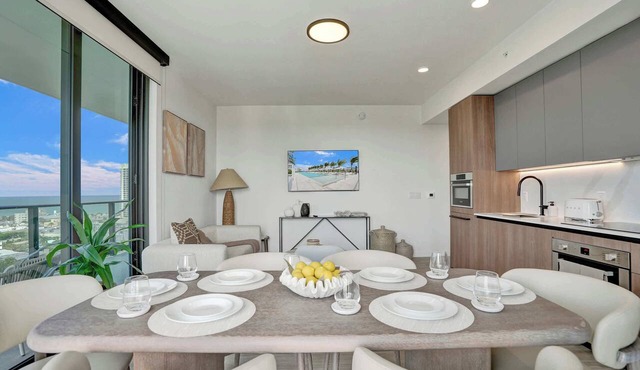 Upscale 3BR/2BA Condo w/Pool – Walk to the Ocean