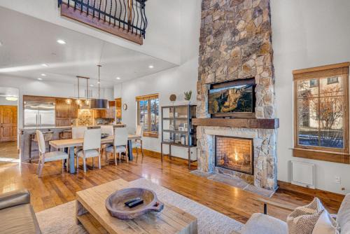 Upscale 4 BR Townhouse @ Juniper Preserve Resort