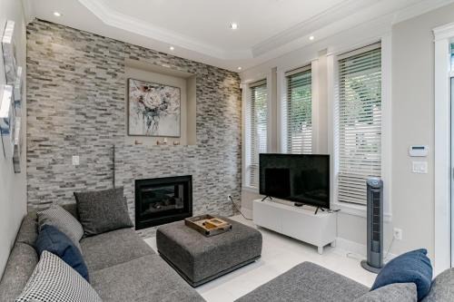 Upscale 4BR Vancouver