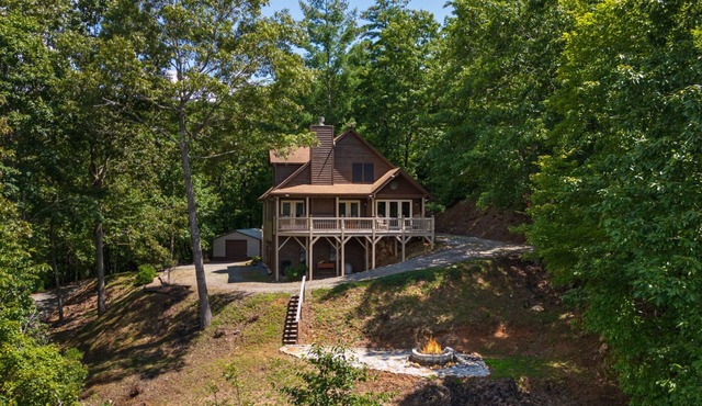 Upscale Cabin with Mountain Views & Starlink Wi-Fi Near Rafting & Blue Ridge!