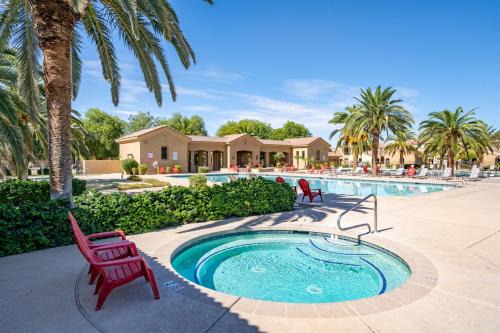 Upscale Condo Min from Shopping and Restaurants