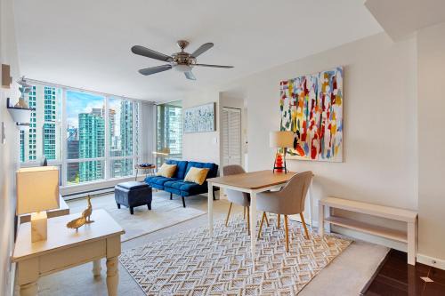 Upscale Designer Apartment in Prime Downtown Location!
