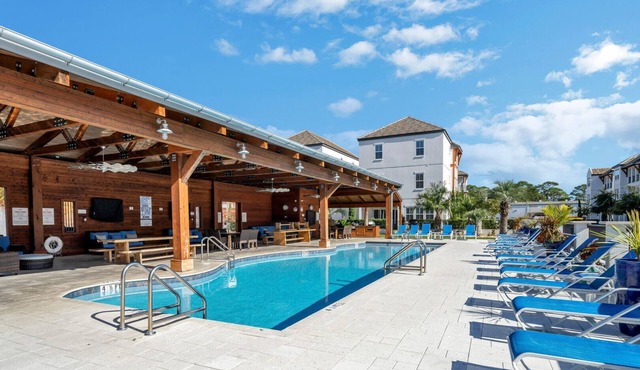 Upscale Destin Escape Pool Golf Cart Beach Access