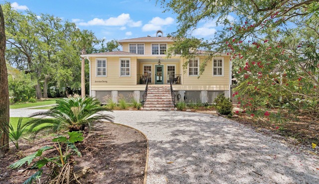 Upscale East Beach & Pool