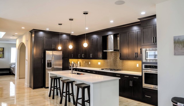 Upscale modern luxurious 4-bedroom home