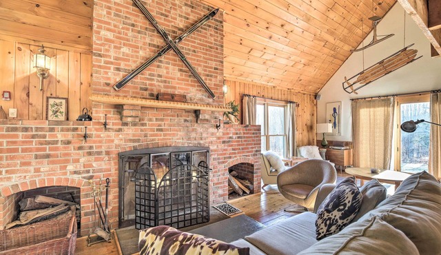 Upscale Montgomery Cabin, Near Jay Peak Resort!