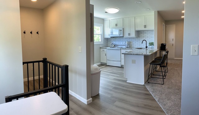Upscale Penthouse Apartment by old Streetcar Line