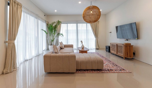 Upscale Quiet Canggu Villa TEAK