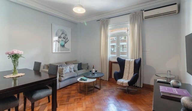 Upscale & Spacious Recoleta Condo - Blazing fast WiFi - Four Seasons Mattress