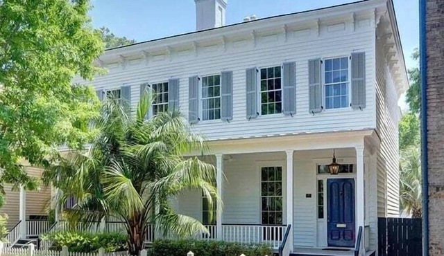 Upscale Townhome Savannah, Steps to Forsyth Park