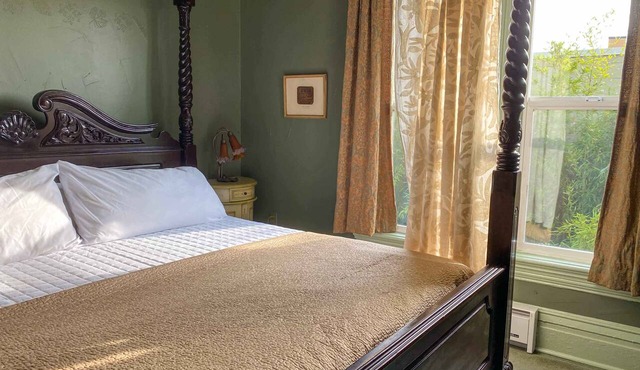 Upstairs at TheVictorian - Lush, Walkable, and Dog-Friendly Retreat - Steps from Downtown Bellingham