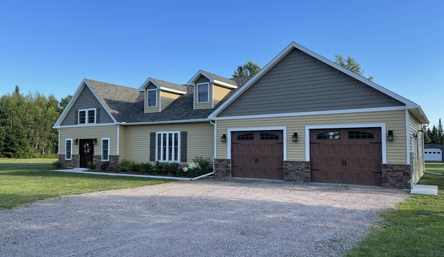 Upstate Hideaway Hot Tub,Atv,skiing,snowmobiling, hiking,relaxing,heated garage