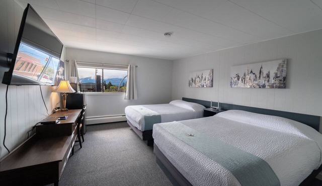 Uptowner Hotel