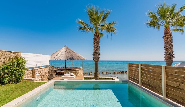 Uranus Deluxe SeaFront Villa, a Secluded Gem