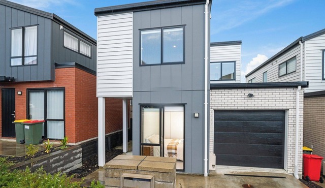 Urban Bliss - Silverdale Holiday Home