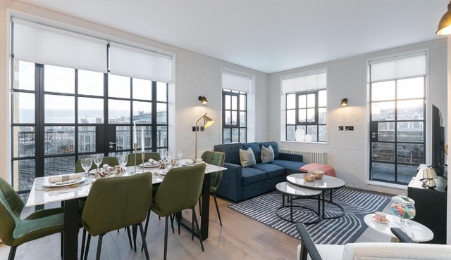 Urban Chic - Clink Street