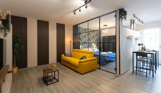 Urban Chic Luxury Suite Apartments