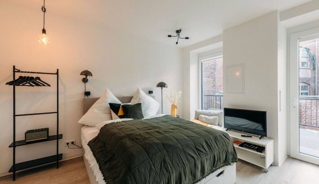 Urban Chic | Smart TV | Perfect for Two