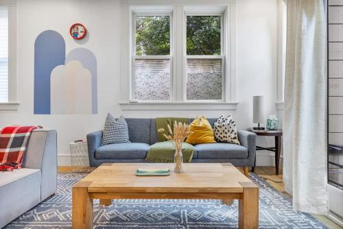 #Urban Elegance 3BR With Parking Near UC BART & Downtown