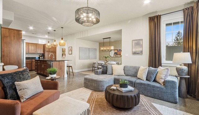 Urban Group Retreat | Fire Pit, Arcade, Pet-Friendly