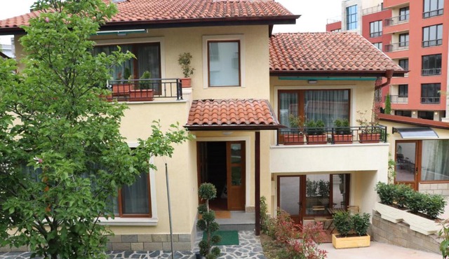 Urban House
