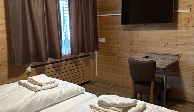 URBAN OAK Smart Stay