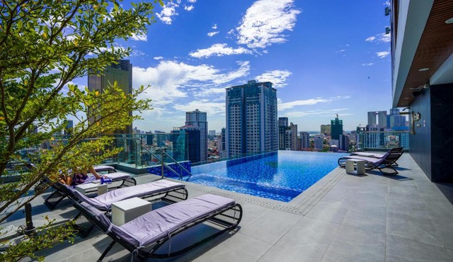 URBAN PALACE