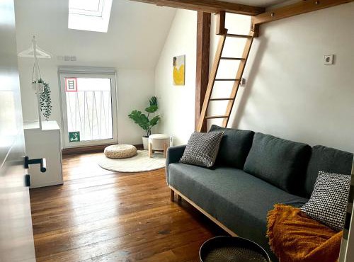 Urbane Dachgeschosswohnung, Blick auf Fernsehturm