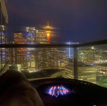 Urbanest - Spectacular Views & Amenities Parking