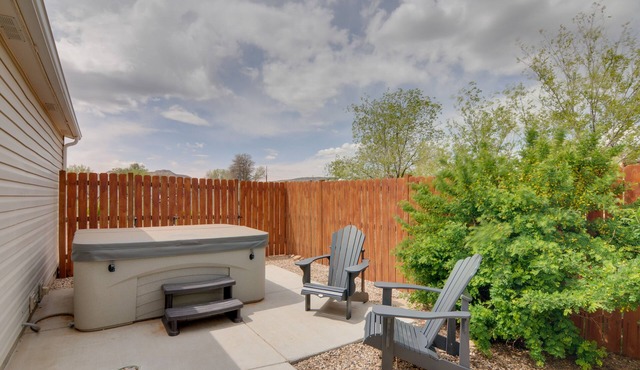 Utah Retreat - Hot Tub, Deck & Near National Parks