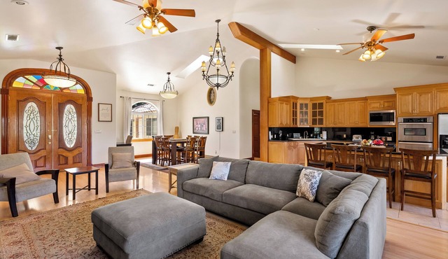 Uvae-Endless Views and Endless Privacy in Paso Robles Wine Country!
