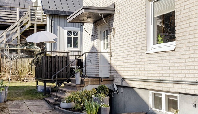 Vårhemsplatsen by Interhome