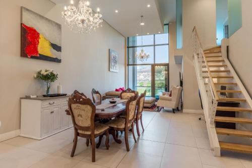 V&A Waterfront Luxury by Nivar