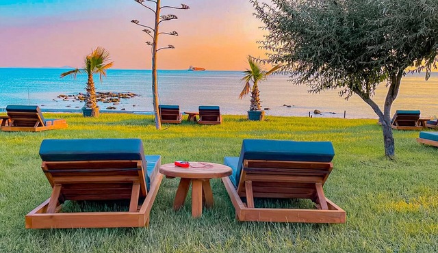 V Beach Hotel