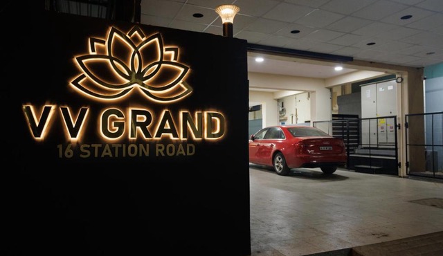 V V Grand