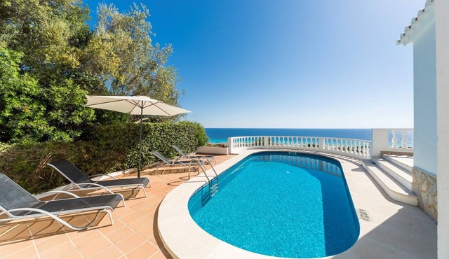 V17 | Villa Amoura - Three Bedroom Chalet, Sleeps 6