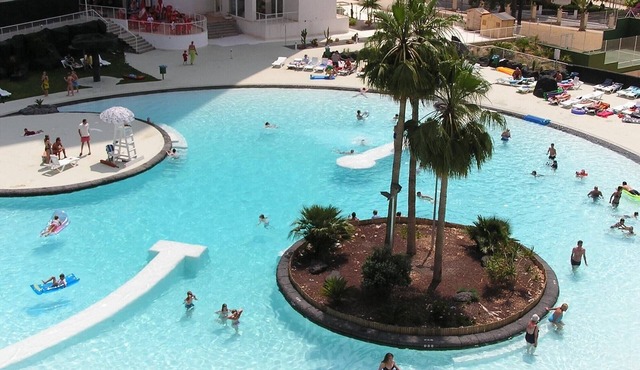 VACANZA COMPLEX(Levante Beach) Apartment on a luxury complex.