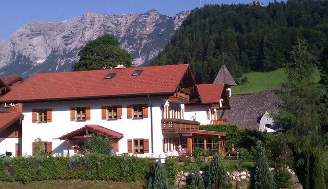 Vacation apartment with mountain view in a quiet location, 2 balconies, WLAN, 58 sqm, 1-2 persons