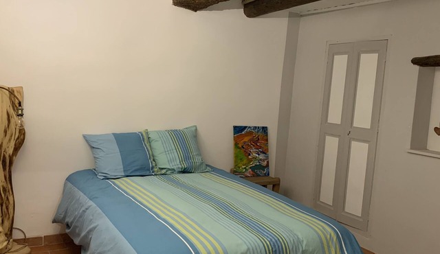Vacation apartment near Mt Vetoux, in the heart of a small Provencal village