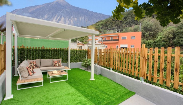 Vacation Apartment 'Los Abuelos 3 Icod' with Mountain View, Shared Terrace and Wi-Fi