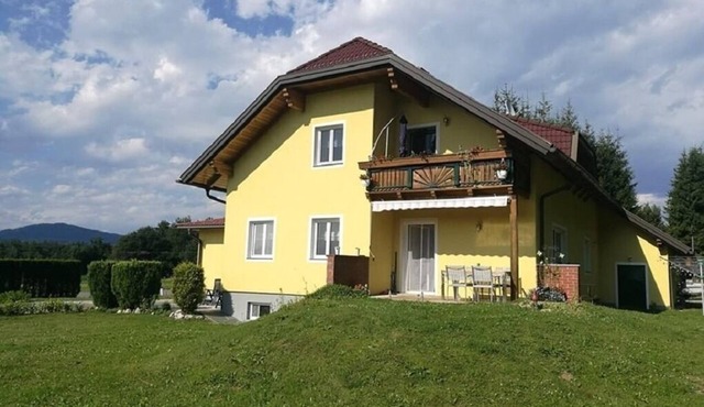 Vacation apartment/apartment for 6 guests with 90m² in Schiefling am See (94380)