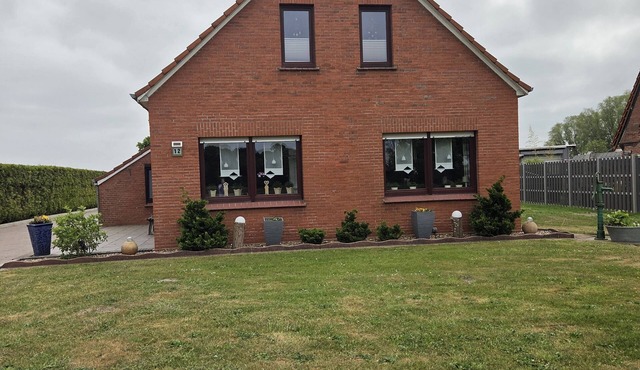 Vacation apartment/apartment for 4 guests with 40m² in Westoverledingen (295591)