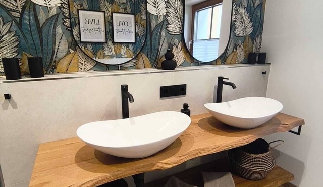 Vacation apartment Waldblick with pool and children's playground near the lake!