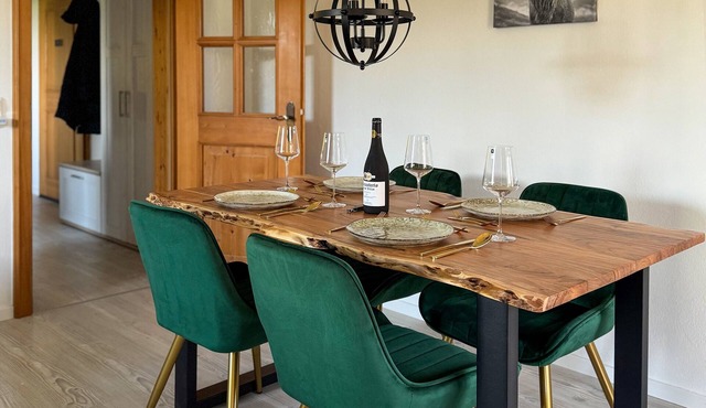 Vacation apartment, 72m² for 2-4 persons, living room, kitchen, bedroom, bathroom/WC, conservatory, WLAN